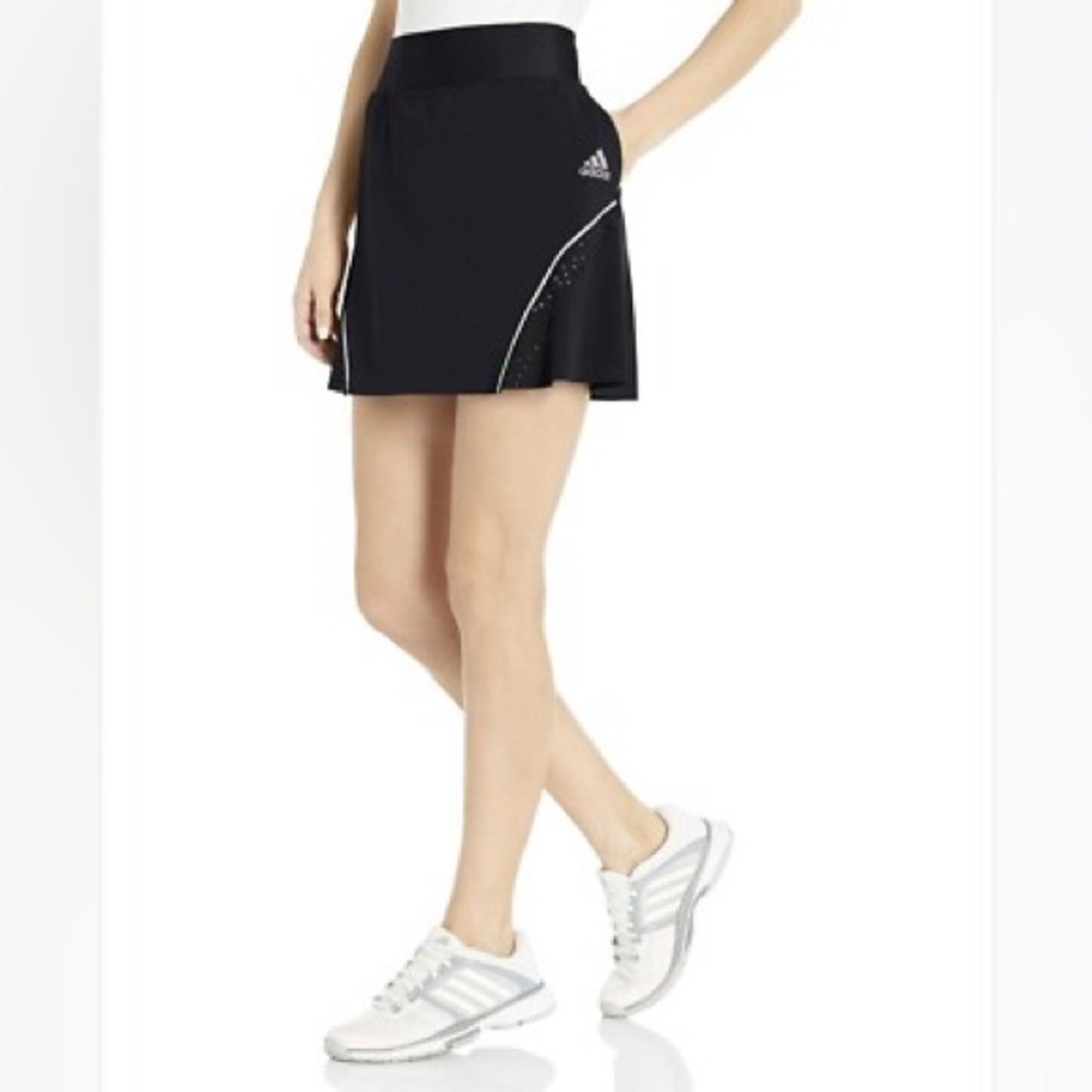 351-Adidas Golf Perforated Skort Black with White Color Pop Accents Sporty Chic